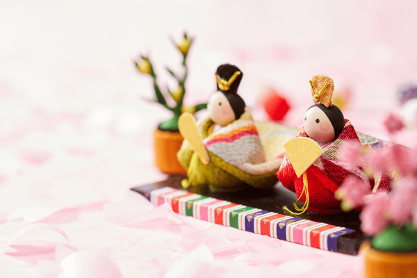 桃の節句（ひな祭り）をイメージした手作りのひな人形